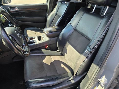 Used 2021 Jeep Grand Cherokee Laredo X AWD/4WD image 14