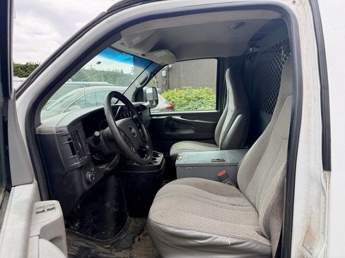 Used 2008 Chevrolet Express 2500 Extended RWD image 10