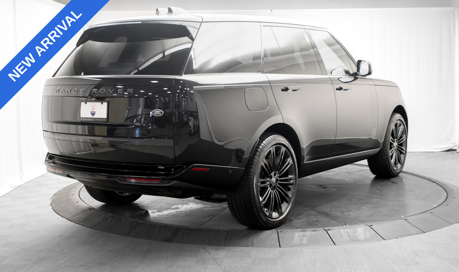 Used 2025 Land Rover Range Rover SE AWD/4WD image 7