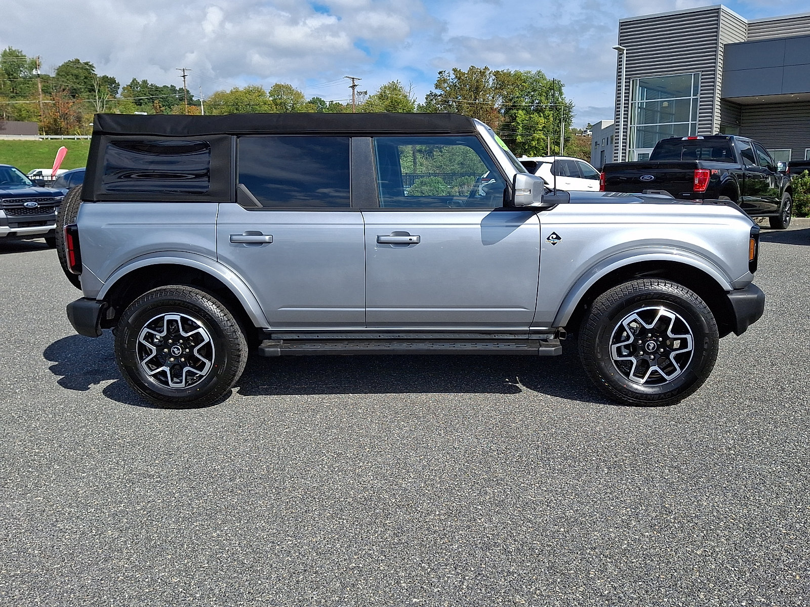 Used 2023 Ford Bronco Outer Banks AWD/4WD image 8