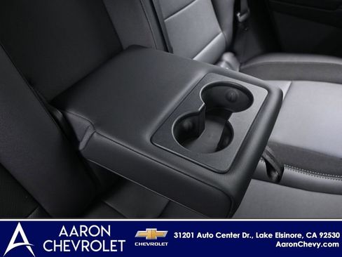 New 2026 Chevrolet Equinox EV LT image 32