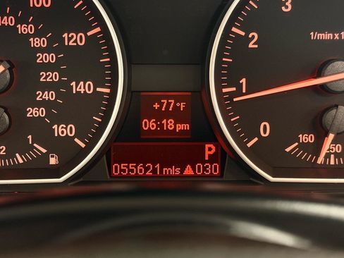 Used 2013 BMW 135i Convertible RWD image 18