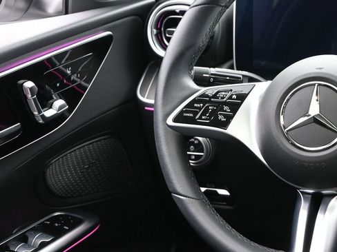 Used 2023 Mercedes-Benz C 300 Sedan image 26