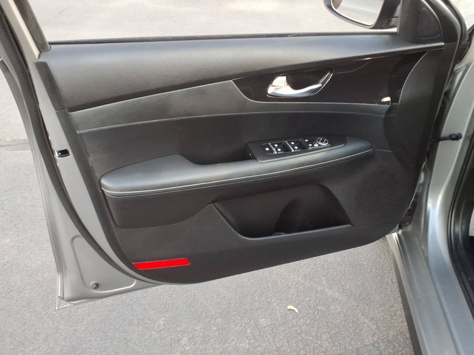 Used 2023 Kia Forte GT-Line w/ GT-Line Technology Package FWD image 13