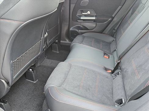 Used 2025 Mercedes-Benz GLA 250 image 15