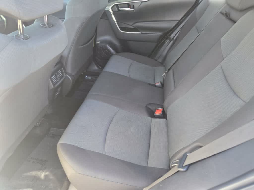 Used 2025 Toyota RAV4 XLE AWD/4WD image 12
