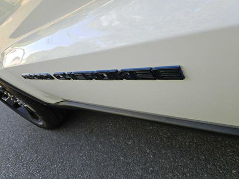 Used 2020 Jeep Grand Cherokee Laredo image 12