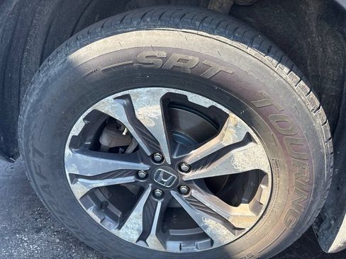 Used 2017 Honda CR-V LX image 3