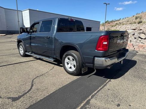 Certified 2025 RAM 1500 Big Horn AWD/4WD image 3