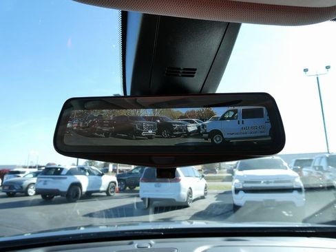 Used 2021 Chevrolet Traverse RS image 34