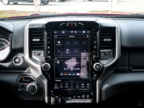 Used 2024 RAM 2500 Big Horn w/ Sport Appearance Package image 29