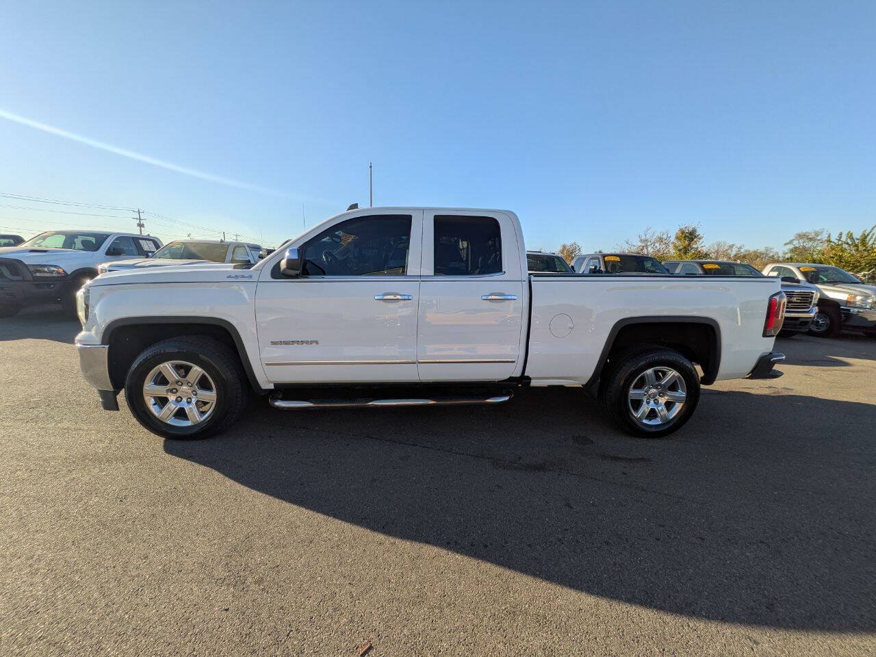 Used 2016 GMC Sierra 1500 SLT w/ SLT Preferred Package AWD/4WD image 3