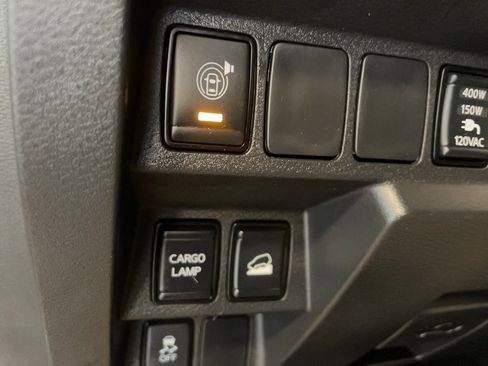 Used 2023 Nissan Frontier SV w/ SV Convenience Package image 10