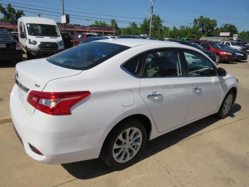 Used 2018 Nissan Sentra SV image 4