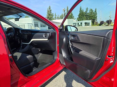 Used 2016 Scion iM image 10