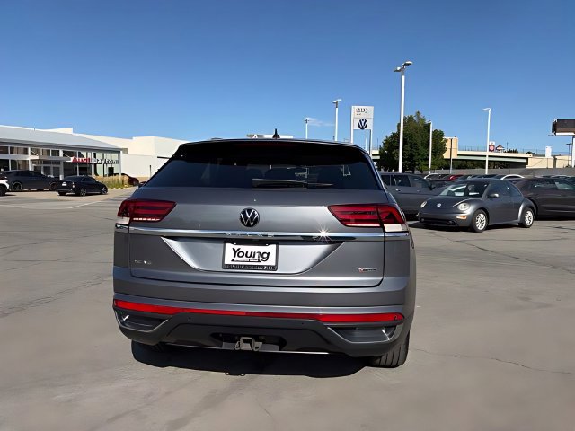 Used 2020 Volkswagen Atlas Cross Sport SE w/ Panoramic Sunroof Package AWD/4WD image 4