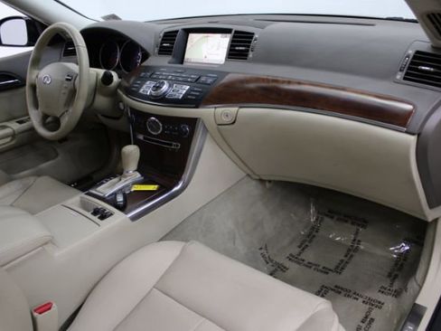 Used 2010 INFINITI M35 w/ Technology Pkg RWD image 18