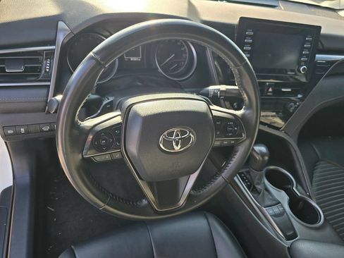 Used 2022 Toyota Camry SE w/ Convenience Package FWD image 18