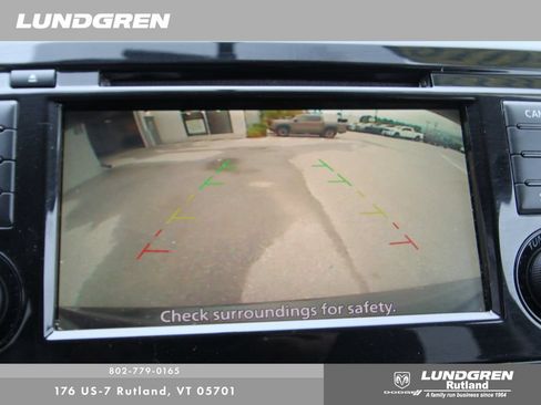 Used 2018 Nissan Rogue SV AWD/4WD image 13
