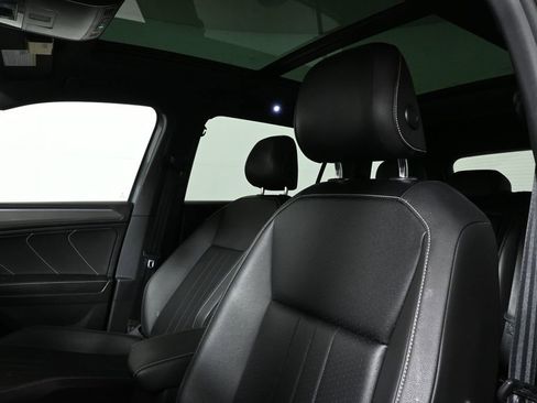 Used 2022 Volkswagen Tiguan SE R-Line AWD/4WD image 4