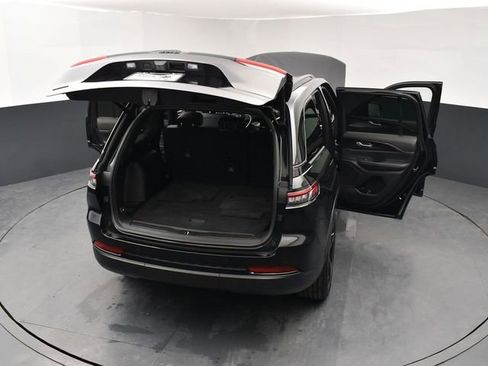 Used 2023 Jeep Grand Cherokee Altitude image 29