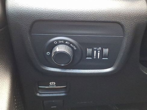 New 2025 Jeep Grand Cherokee Laredo X w/ Luxury Tech Group I AWD/4WD image 17