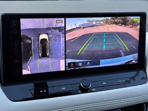 Used 2025 Nissan Rogue SL image 16