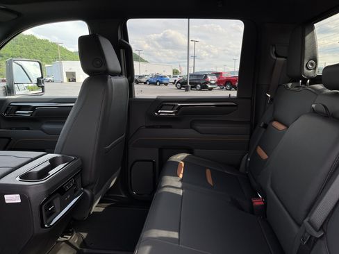 New 2026 GMC Sierra 2500 AT4 w/ AT4 Premium Plus Package AWD/4WD image 21
