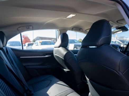 Used 2023 Toyota Camry SE image 13