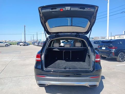 Used 2019 Mercedes-Benz GLC 300 image 9