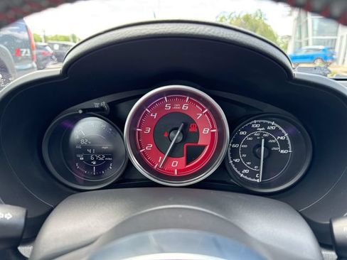 Used 2017 FIAT 124 Spider Abarth RWD image 11