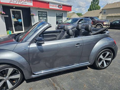 Used 2014 Volkswagen Beetle R-Line FWD image 11