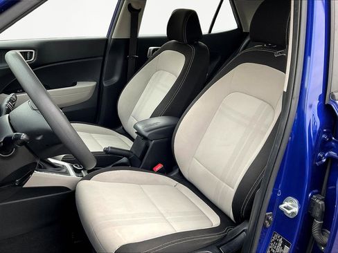 Used 2020 Hyundai Venue SEL image 22