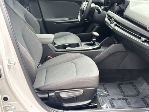 Used 2025 Kia K4 FWD image 13