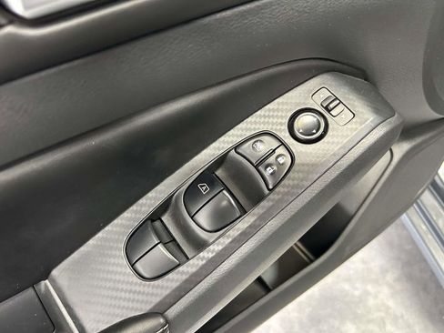 Used 2025 Nissan Altima 2.5 SV FWD image 16