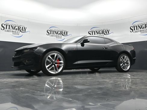 Used 2021 Chevrolet Camaro LT RWD image 31