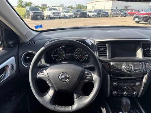 Used 2020 Nissan Pathfinder SL AWD/4WD image 13