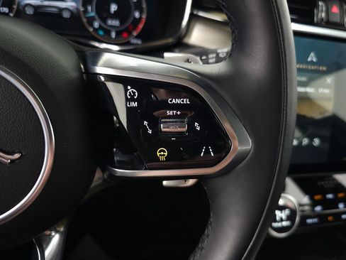 Certified 2025 Jaguar F-PACE R-Dynamic S image 20