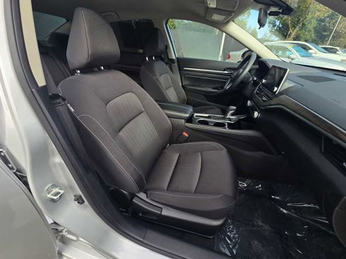 Used 2023 Nissan Altima 2.5 SV image 11