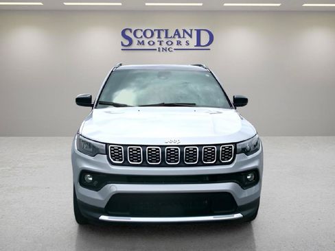 Used 2025 Jeep Compass Limited AWD/4WD image 3