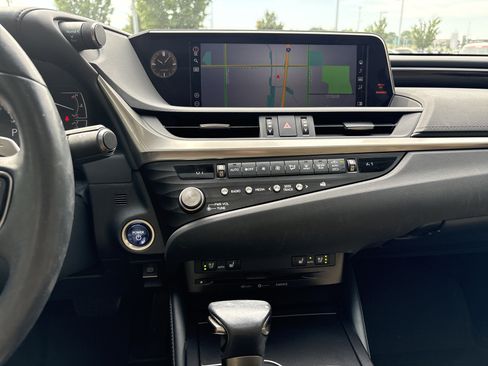 Used 2021 Lexus ES 300h w/ Premium Package FWD image 30