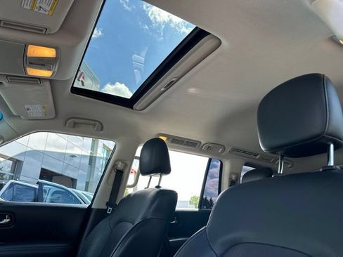 Used 2016 INFINITI QX80 4WD image 11