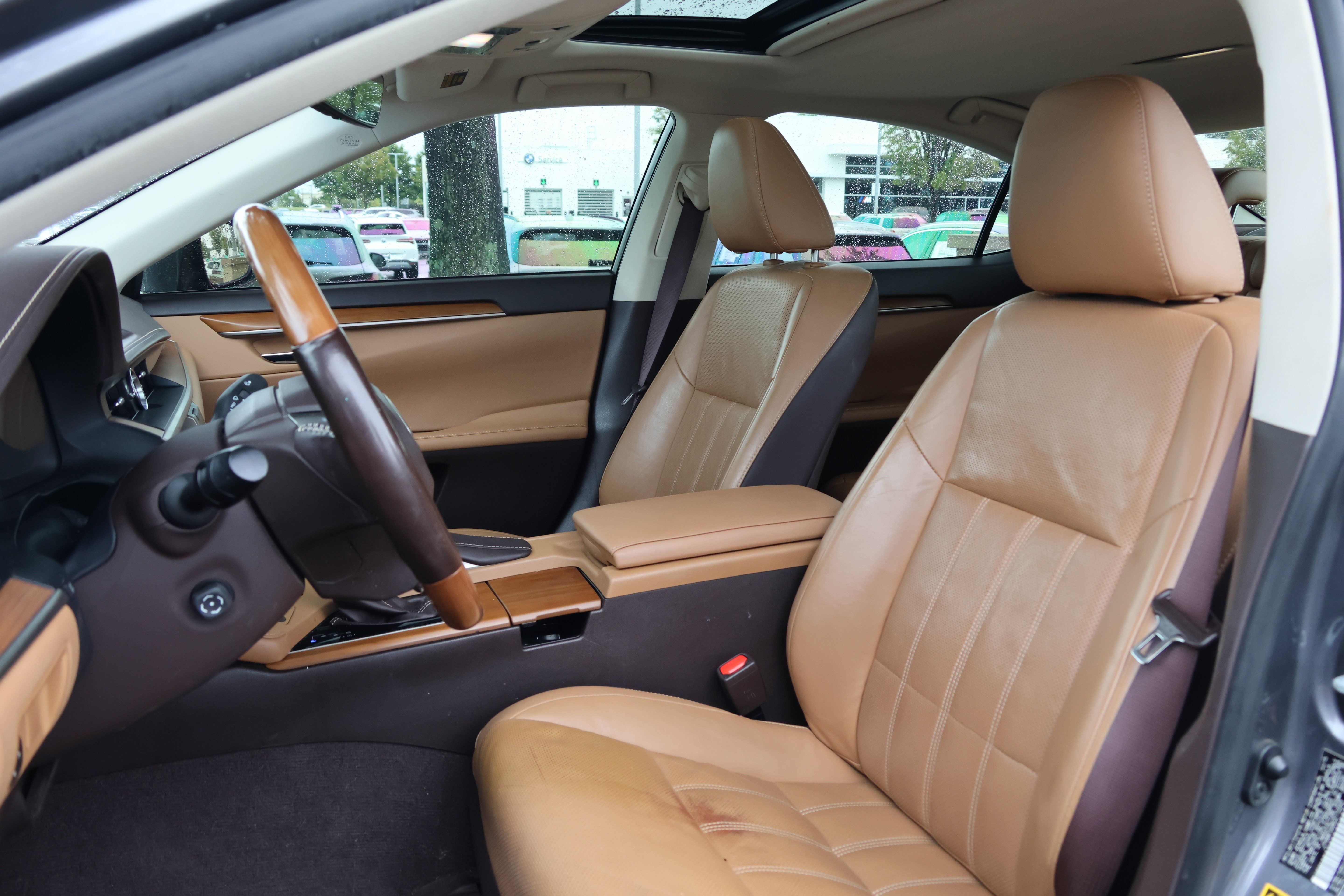 Used 2016 Lexus ES 300h w/ Luxury Package w/Wood Trim FWD image 35