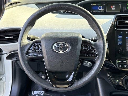 Used 2019 Toyota Prius L Eco image 18