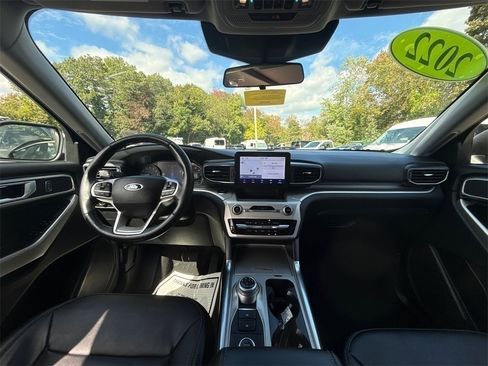 Certified 2022 Ford Explorer XLT w/ Equipment Group 202A image 14