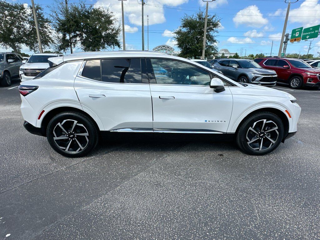 Certified 2024 Chevrolet Equinox EV LT FWD image 4