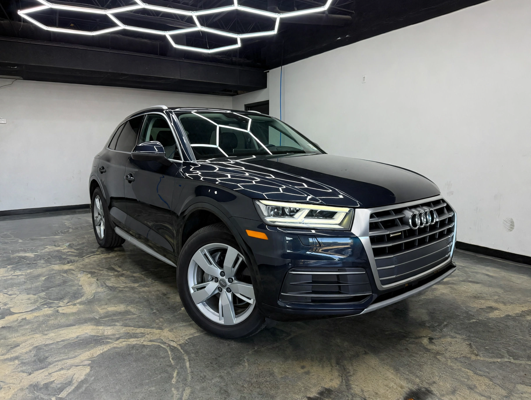 Used 2019 Audi Q5 2.0T Premium Plus AWD/4WD image 2