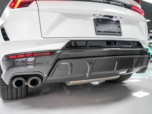 Used 2023 Lamborghini Urus Performante AWD/4WD image 14