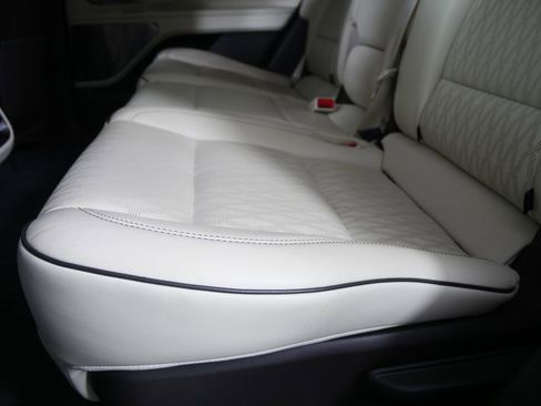 Used 2024 Lincoln Nautilus Black Label image 15