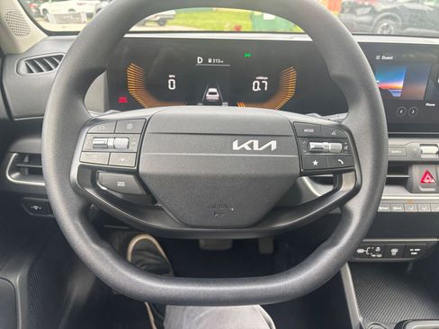 Used 2025 Kia K4 FWD image 33